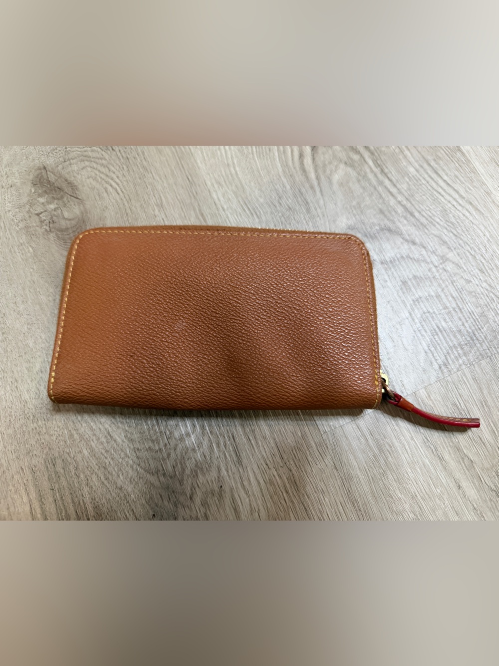Dooney & Bourke Brown Pebbled Leather Continental Wallet with Gold Plaque - Picture 2 of 7